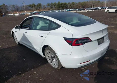 2022 Tesla Model 3 Long Range Dual Motor All-Wheel Drive z USA, uszkodzony, nr VIN 5YJ3E1EB4NF275667